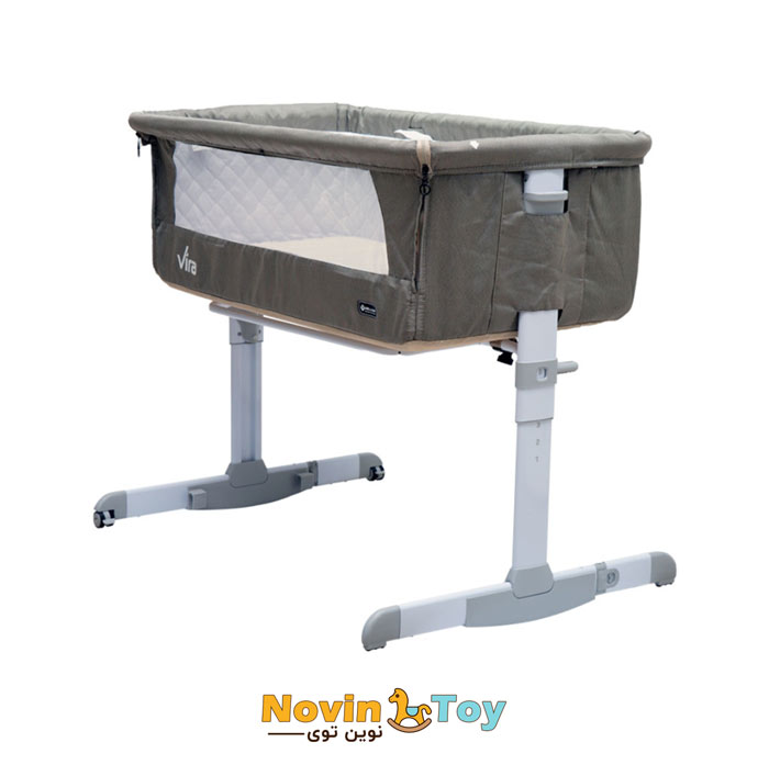The-bed-next-to-Veeras-mother.jpg تخت کنار مادر ویرا دلیجان - تصویر 1