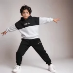 ست هودی و شلوار بچگانه اسپرت مدل Future رنگ سفید مشکی(3-8سال) - تصویر 2