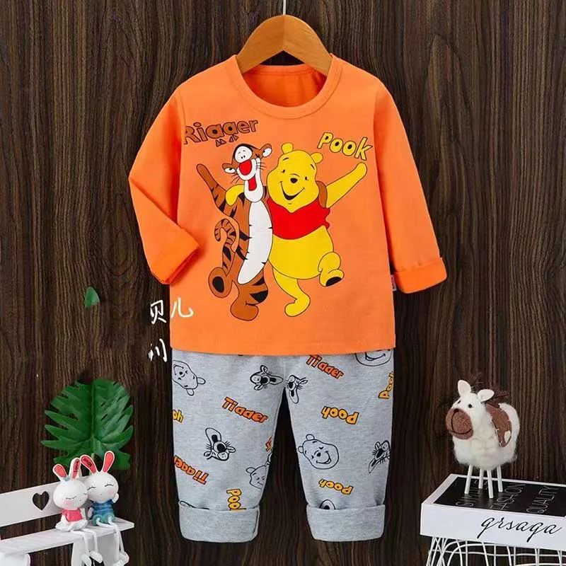 photo_2024-01-23_12-46-34-jpg.webp بلوز شلوار راحتی بچه گانه طرح pooh بازیگوش - تصویر 1