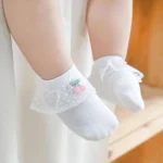 جوراب نوزادی مجلسی طرح گیپور گیلاسی - تصویر 9
