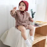 جوراب نوزادی مجلسی طرح گیپور گیلاسی - تصویر 2