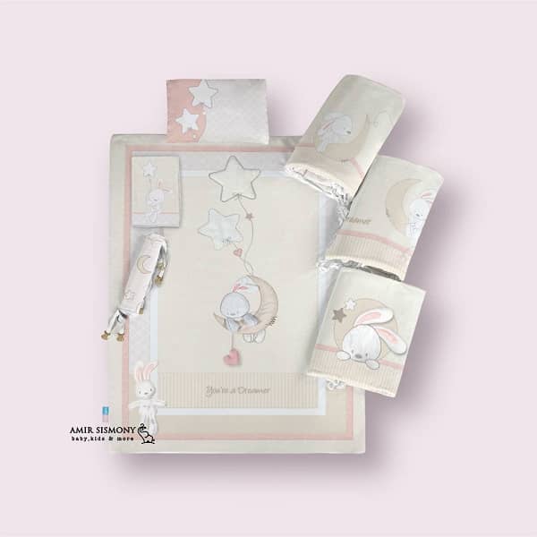 Roseburn-seven-piece-bedding-set-DREAMER-DAISY-design.jpg سرویس خواب هفت تکه رزبرن طرح DREAMER DAISY - تصویر 1