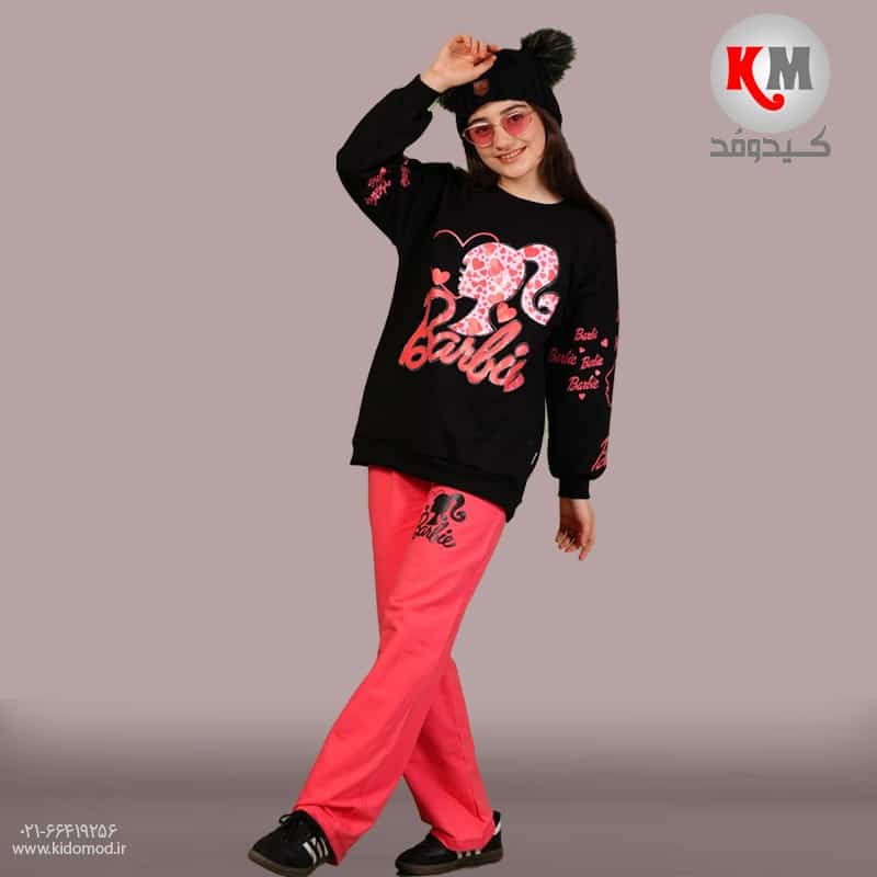 بلوز-شلوار-باربی-قلبی-بگ.jpg بلوز شلوار دخترانه طرح باربی قلبی - تصویر 1